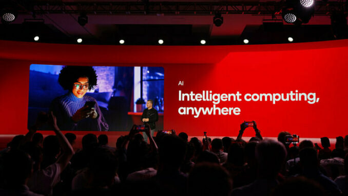 Chip Snapdragon 8 Elite: Sự kết hợp đầy ngạc nhiên giữa AI và môi trường, con người xung quanh, không cần kết nối mạng