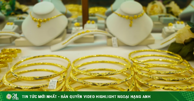 Giá vàng ngày 15/10/2024: Thế giới suy yếu, vàng nhẫn đạt mức cao kỷ lục gần 84 triệu đồng