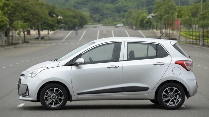 Hyundai i10 hay VinFast Fadil - Lựa chọn nào cho xe cũ?