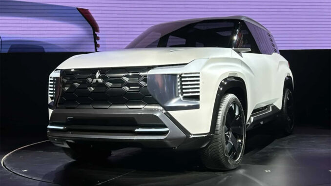 Mitsubishi giới thiệu mẫu SUV 7 chỗ mới