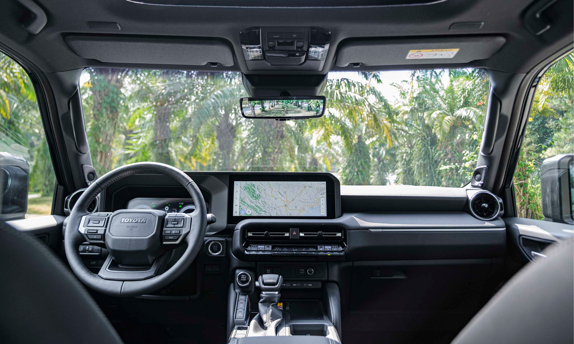Thiết kế nội thất của Land Cruiser Prado thế hệ mới. Ảnh: Toyota