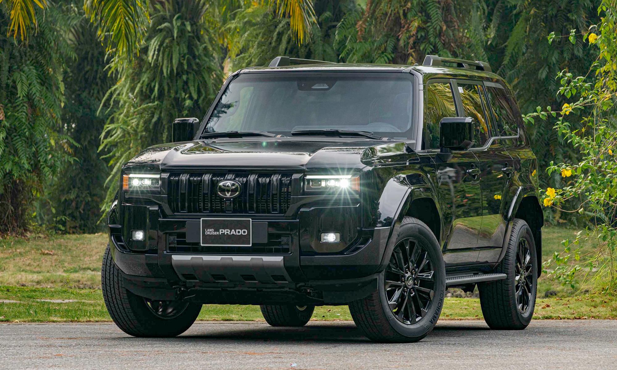 Land Cruiser Prado thế hệ mới ra mắt thị trường Việt Nam ngày 16/10. Ảnh: Toyota