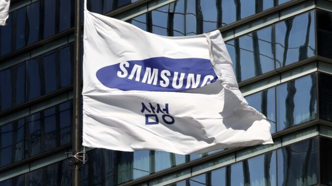 Samsung chuyển đổi sản xuất TV từ chip LED sang đèn nền Trung Quốc