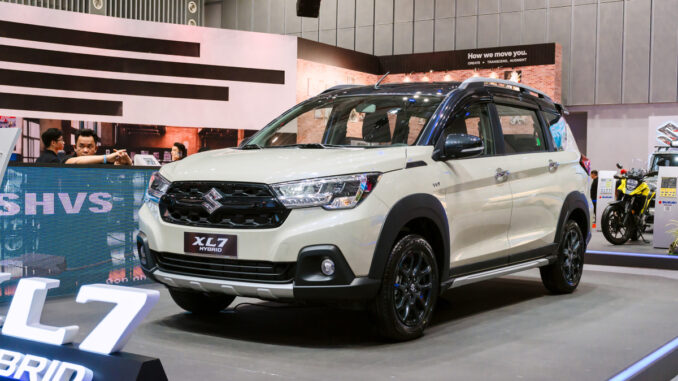 Suzuki XL7 giảm giá đáng kể, tiết kiệm hàng chục triệu đồng