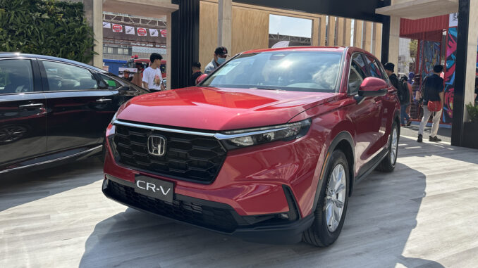Xu hướng tăng mua xe gầm cao cỡ C của người Việt