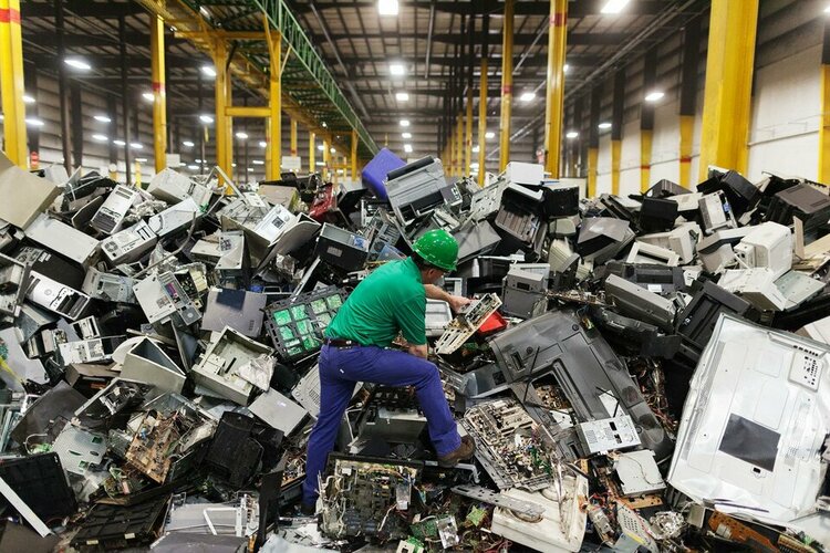 01ewastemillionstons_jpg_75.jpg