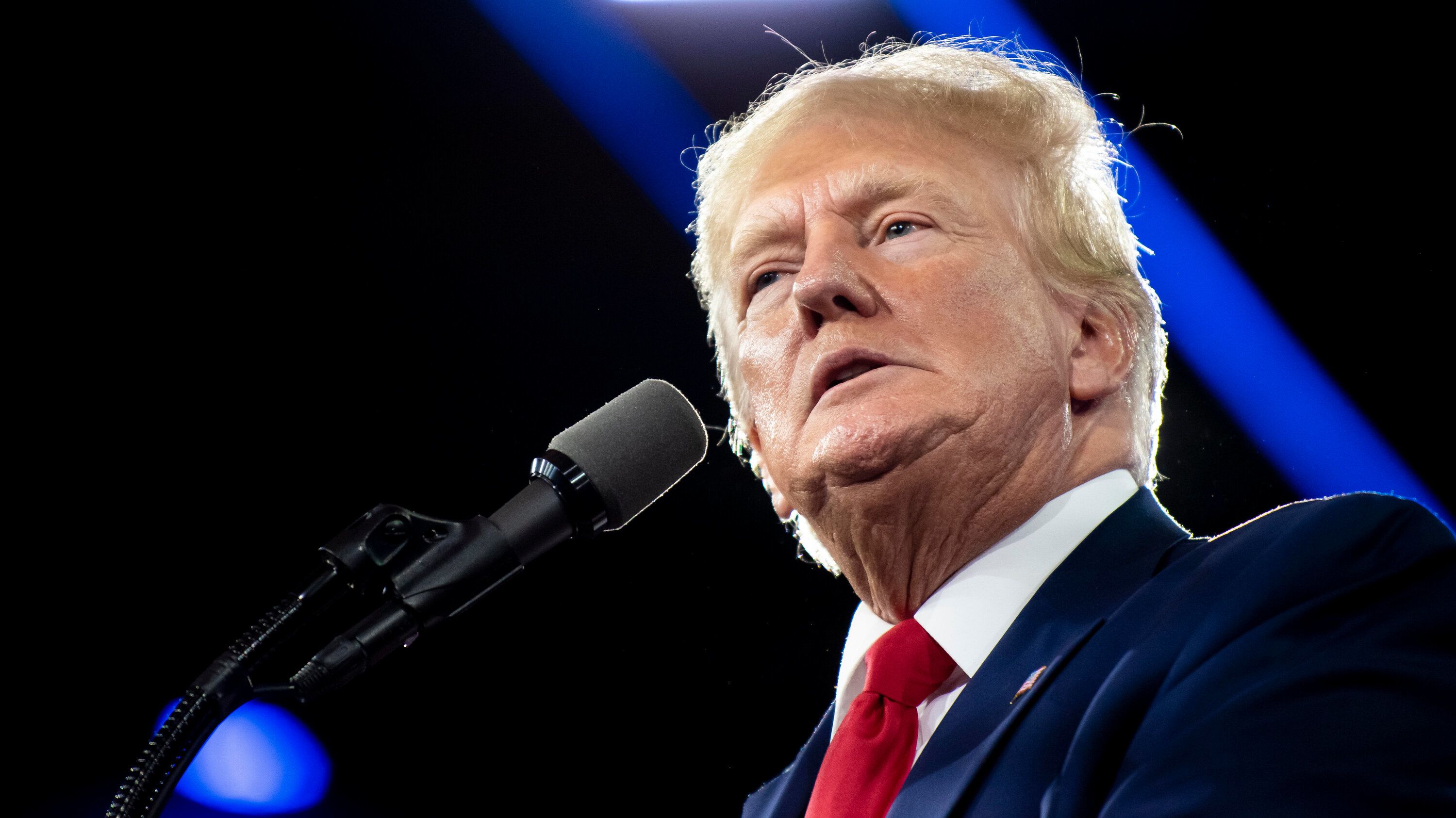 Cổ phiếu công ty sụt giảm khiến tài sản ông Trump lao dốc mạnh