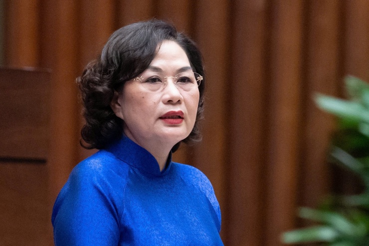 Thống đốc Ngân hàng Nguyễn Thị Hồng tại phiên chất vấn. Ảnh: Quốc hội