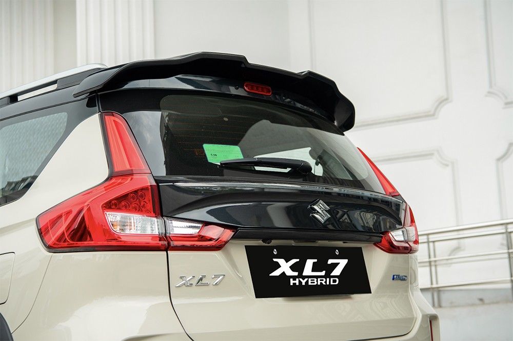 XL7 Hybrid với nhiều nâng cấp, nhưng giá không đổi - 600 triệu.