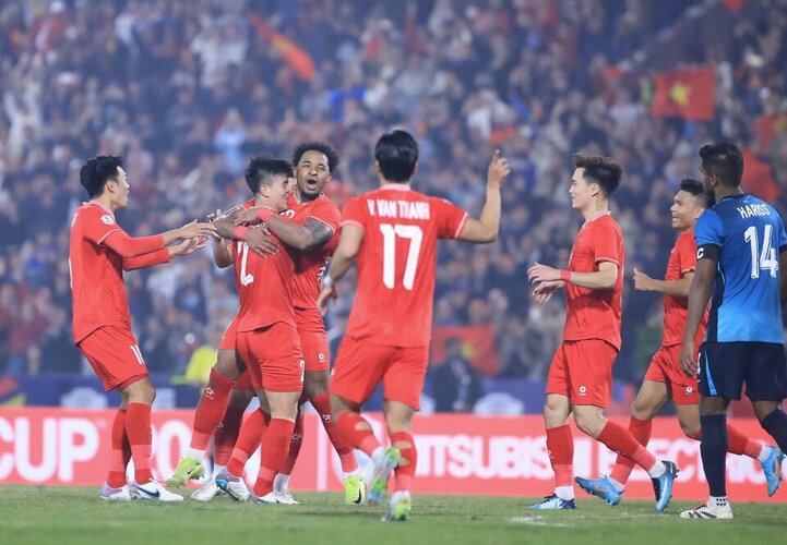 00-xuan-son-dtnv-tuyen-vn-3-1-sing-bk-aff-cup-2024-minh-tu-038-17355207308651507025354_jpg_75.jpg