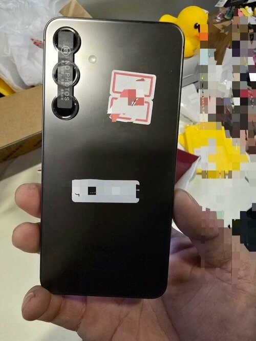 Samsung-Galaxy-S25-Plus-leak-m-6452-4040-1734449569_jpg_75.jpg