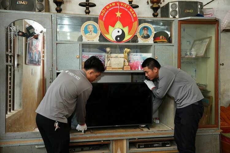 LG lắp đặt TV tại các hộ gia đình (Copy).jpg