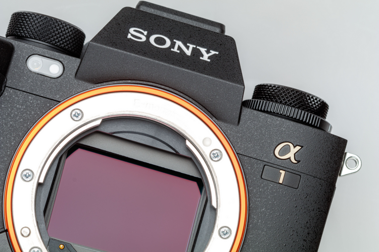 Sony bán ra 20 tỷ đơn vị sản phẩm trong 5 năm, tăng trưởng vượt xa dân số thế giới.