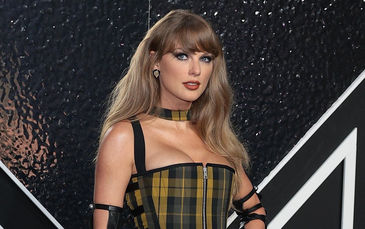 Taylor Swift trở thành nữ ca sĩ giàu nhất thế giới với tài sản ròng 1,6 tỷ USD