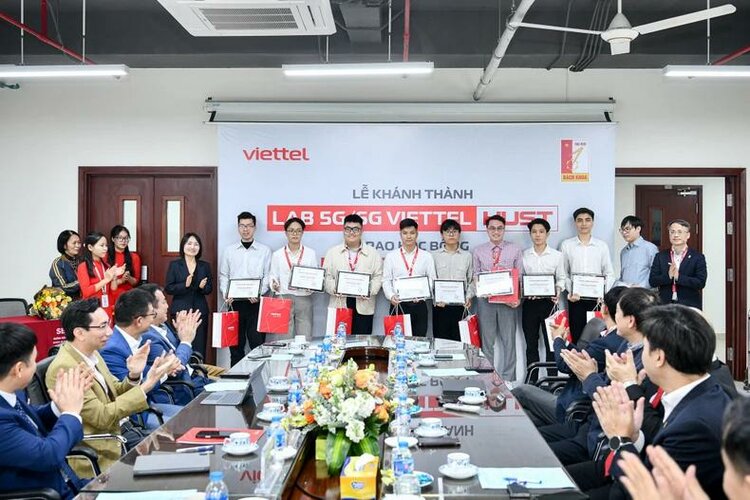 Viettel-tai-tro-phong-thi-nghiem-nghien-cuu-5G6G-cho_webp.webp_75.jpg