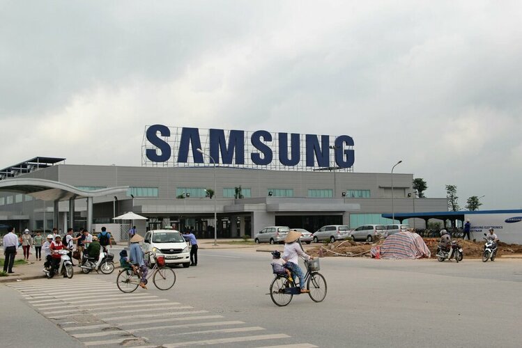 samsung factory in vietnam.jpg
