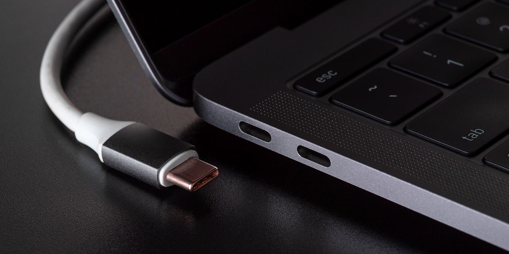 laptop-usb-c-connection-port-with-usb-c-cable-1.jpg