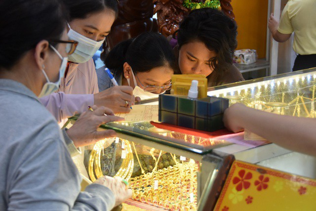 Giá vàng trong nước hôm nay ít biến động