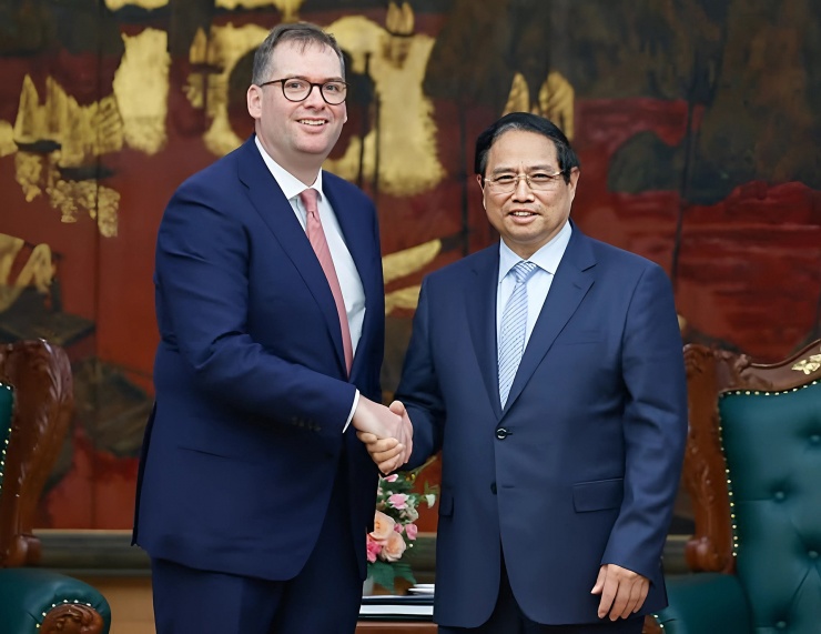 Thủ tướng Phạm Minh Chính tiếp ông Charles James Boyd Bowman, Tổng Giám đốc dự án của tập đoàn Trump Organization. Ảnh: GOV