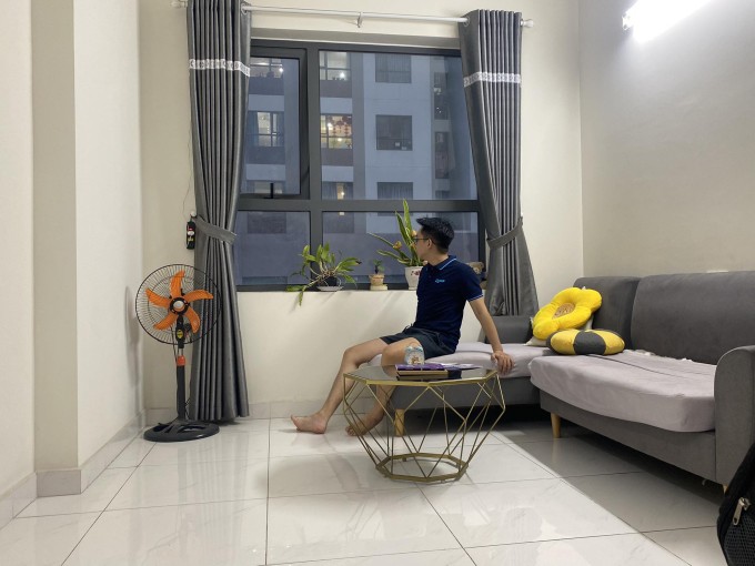 Anh Thái Duy trong căn hộ ở quận 8, TP HCM. Ảnh: Nhân vật cung cấp