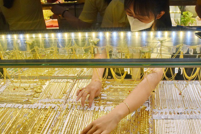 Giá vàng hôm nay tiếp tục duy trì ở mức đỉnh kỷ lục