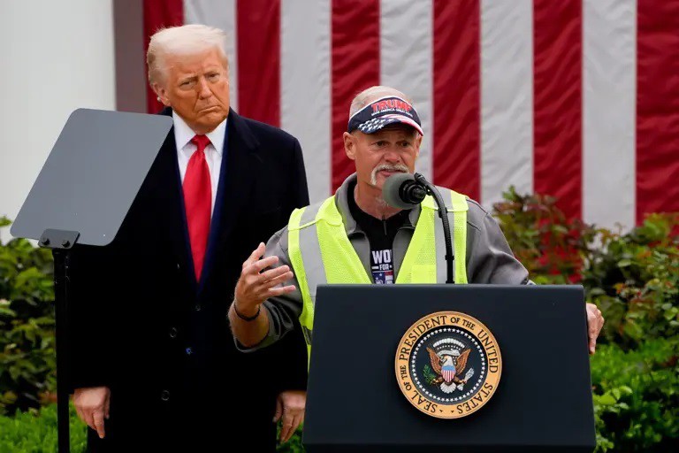 Ông Trump áp thuế đối ứng không chừa một quốc gia nào, nhiều quốc gia ở Châu Á, Châu Âu bị ảnh hưởng nặng nề, Việt Nam ra sao? - 1
