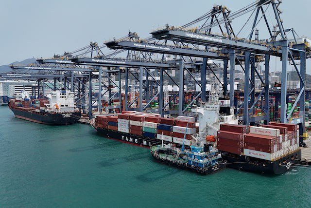 Trung Quốc áp thuế 34% lên toàn bộ hàng hóa Mỹ từ ngày 10/4 - 1